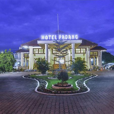 Hotel Padang Luaran gambar