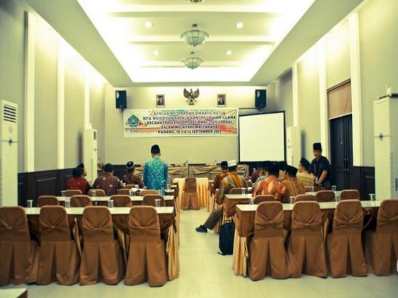 Hotel Padang Luaran gambar