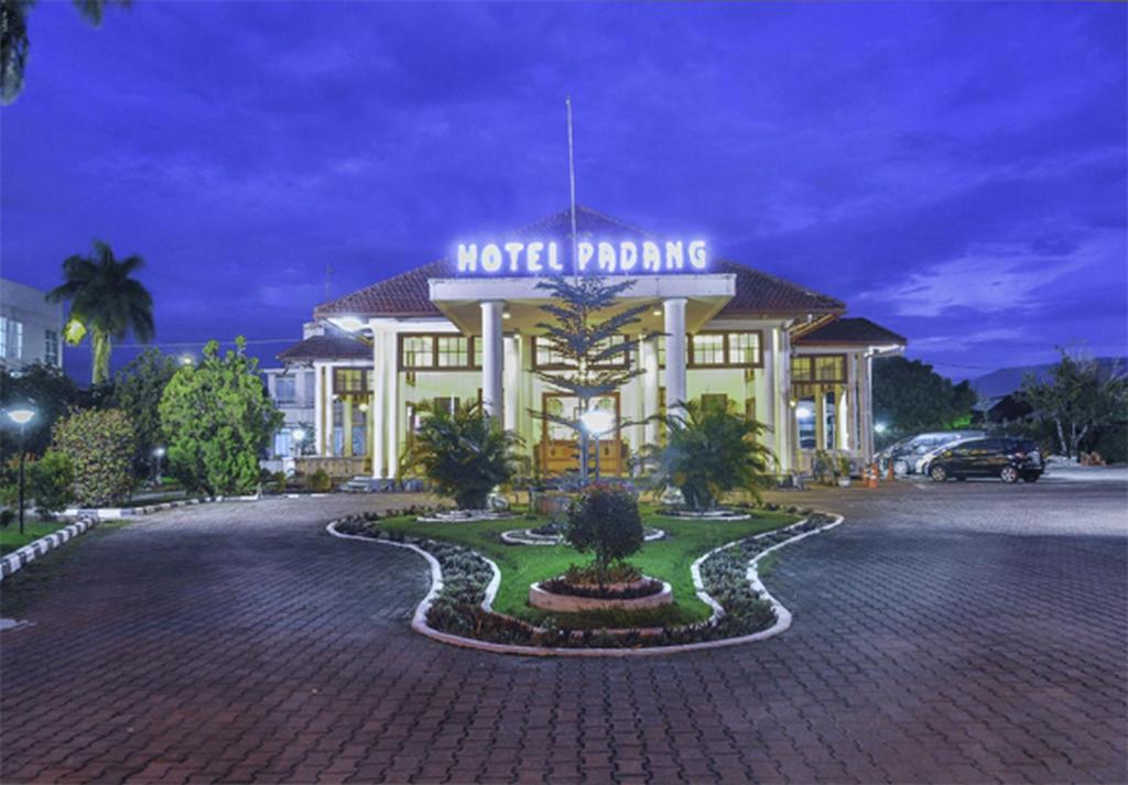 Hotel Padang Luaran gambar